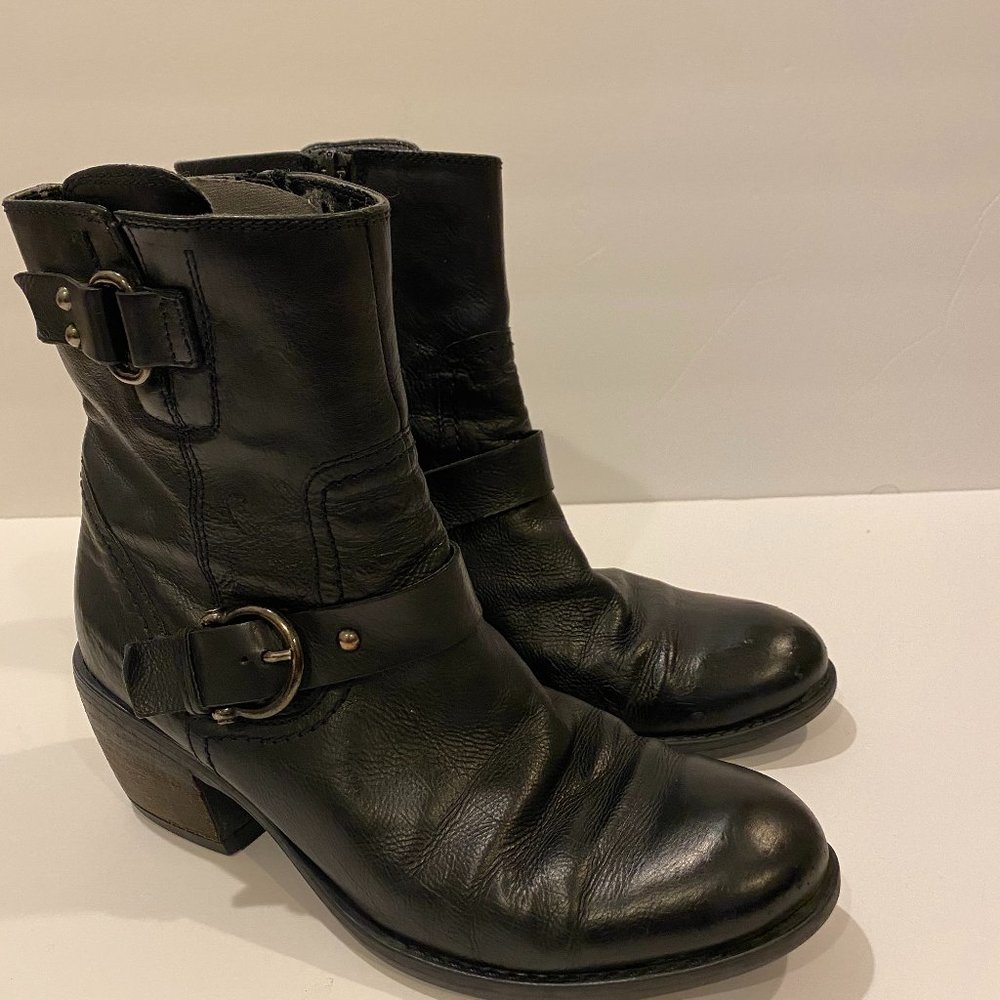 Clarks Black Booties Size 7.5